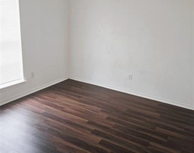 1512 Parrot Court - Photo Thumbnail 6