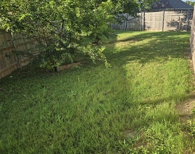 1512 Parrot Court - Photo Thumbnail 13