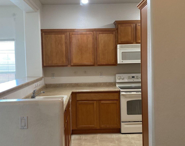 5257 W Shumway Farm Road - Photo Thumbnail 6