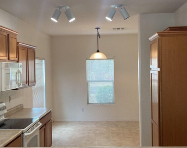 5257 W Shumway Farm Road - Photo Thumbnail 4