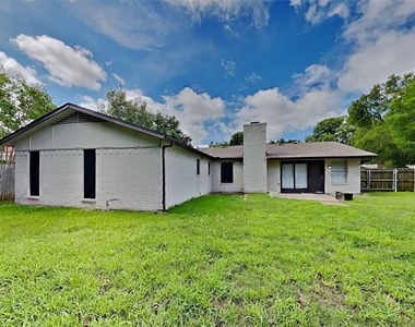 1025 Aspen Lane - Photo Thumbnail 16