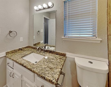 1025 Aspen Lane - Photo Thumbnail 15