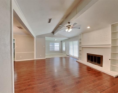 1025 Aspen Lane - Photo Thumbnail 2