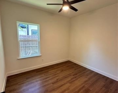 2216 Langford Street - Photo Thumbnail 8