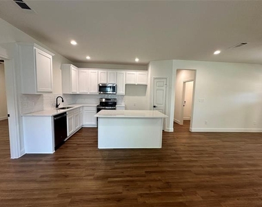 2216 Langford Street - Photo Thumbnail 5