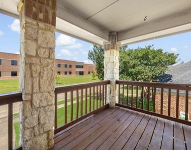 1100 Camelot Drive - Photo Thumbnail 18