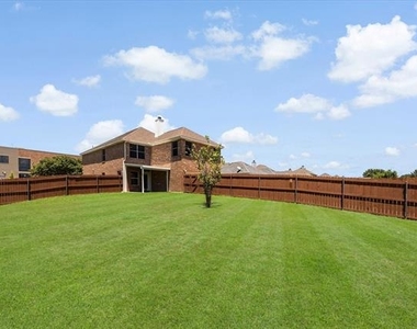 1100 Camelot Drive - Photo Thumbnail 29
