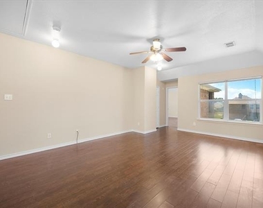 1100 Camelot Drive - Photo Thumbnail 21