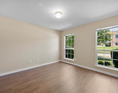 1100 Camelot Drive - Photo Thumbnail 7