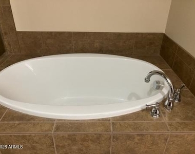 20750 N 87th Street - Photo Thumbnail 10