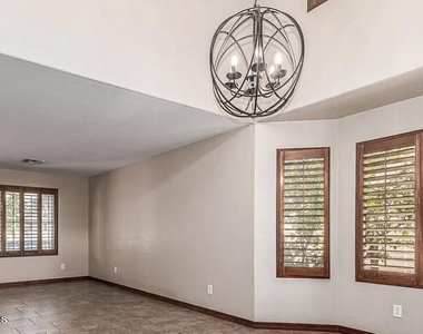 3519 E Tonto Drive - Photo Thumbnail 2