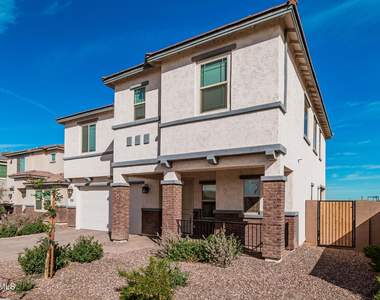 7960 E Quartet Avenue - Photo Thumbnail 5