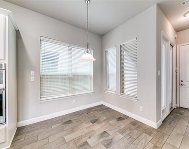 17660 Sequoia Drive - Photo Thumbnail 6