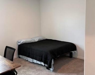 1520 Avery Pointe Drive - Photo Thumbnail 13