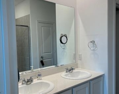 1520 Avery Pointe Drive - Photo Thumbnail 9