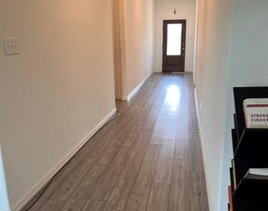 1520 Avery Pointe Drive - Photo Thumbnail 5