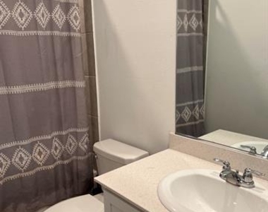1520 Avery Pointe Drive - Photo Thumbnail 15