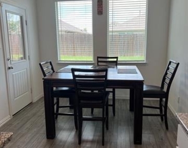 1520 Avery Pointe Drive - Photo Thumbnail 17