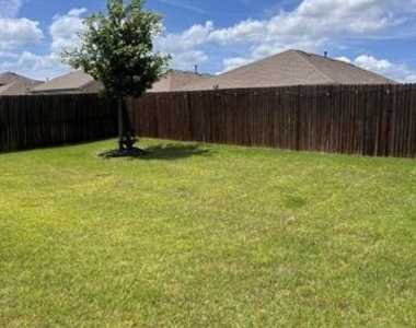1520 Avery Pointe Drive - Photo Thumbnail 18