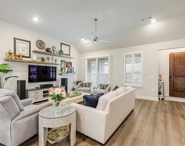 3770 White Clover Lane - Photo Thumbnail 4