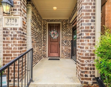 3770 White Clover Lane - Photo Thumbnail 2