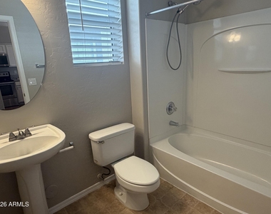 156 W Campbell Court - Photo Thumbnail 9