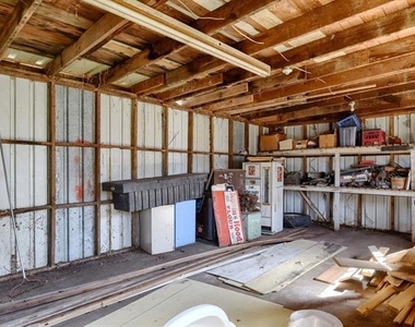 1115 W Bond Street - Photo Thumbnail 26