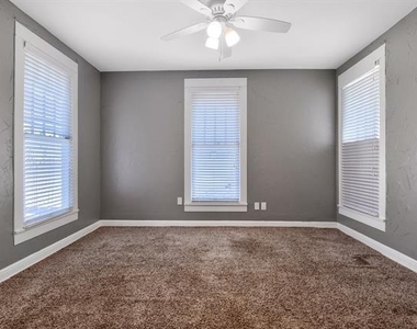 1115 W Bond Street - Photo Thumbnail 18