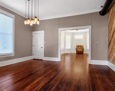 1115 W Bond Street - Photo Thumbnail 12