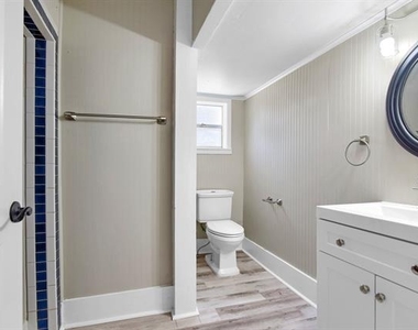 1115 W Bond Street - Photo Thumbnail 11