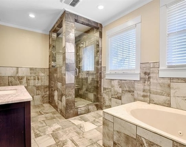 1115 W Bond Street - Photo Thumbnail 20