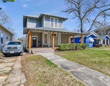1115 W Bond Street - Photo Thumbnail 1