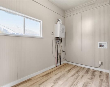 1115 W Bond Street - Photo Thumbnail 15