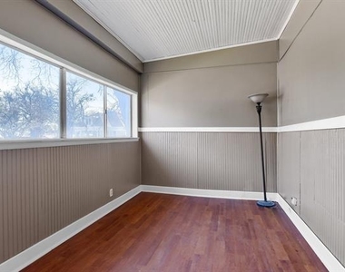 1115 W Bond Street - Photo Thumbnail 9
