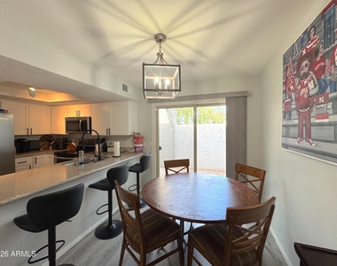314 E Embassy Street - Photo Thumbnail 4