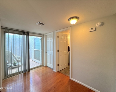 314 E Embassy Street - Photo Thumbnail 7