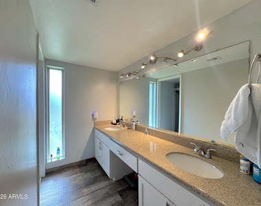 314 E Embassy Street - Photo Thumbnail 10