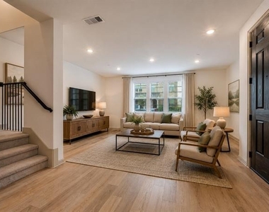 512 Parkside Drive - Photo Thumbnail 1