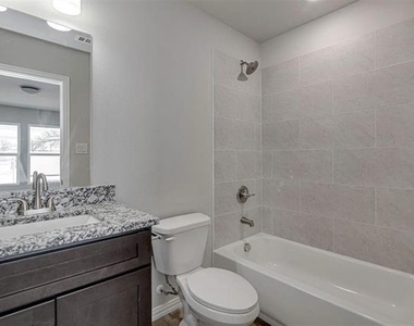 1136 E Broadway Avenue - Photo Thumbnail 9