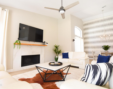 5921 E Grandview Road - Photo Thumbnail 8