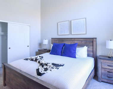 5921 E Grandview Road - Photo Thumbnail 31