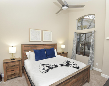 5921 E Grandview Road - Photo Thumbnail 33