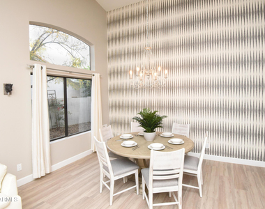 5921 E Grandview Road - Photo Thumbnail 12