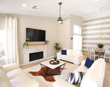 5921 E Grandview Road - Photo Thumbnail 10