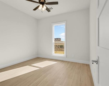 12409 Bella Perdono Drive - Photo Thumbnail 10
