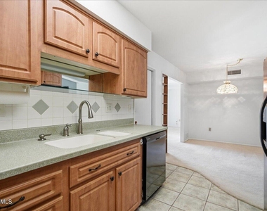 9907 W Cedar Drive - Photo Thumbnail 5