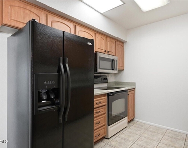 9907 W Cedar Drive - Photo Thumbnail 4