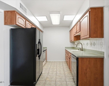 9907 W Cedar Drive - Photo Thumbnail 2