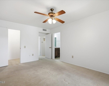 9907 W Cedar Drive - Photo Thumbnail 15