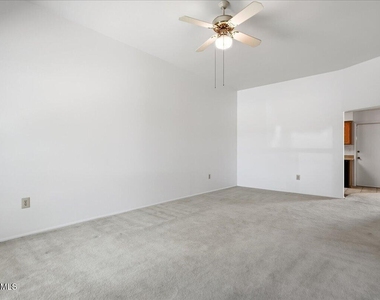 9907 W Cedar Drive - Photo Thumbnail 7